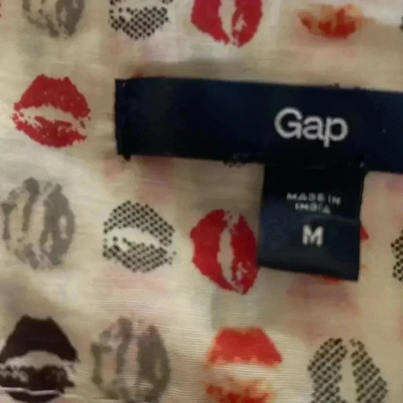 Gap lip print blouse - Picture 4 of 4